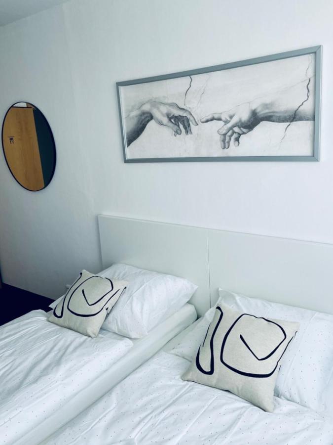 Apartmany Bryksova Praha Bagian luar foto